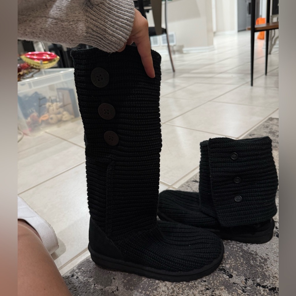 UGG Classic Cardy Knit Boots Black Women’s 9 | Cozy Winter Wardrobe Staple